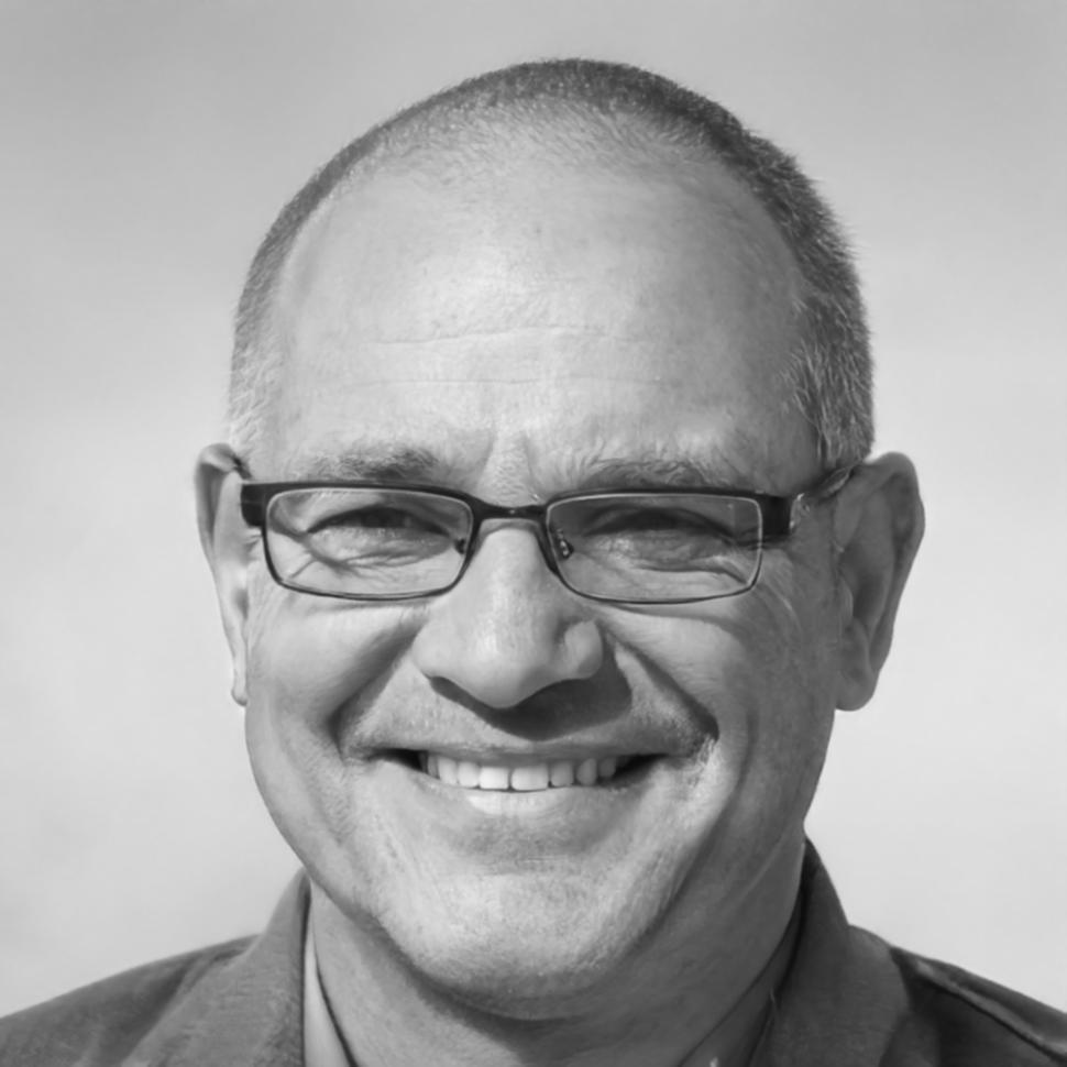 SEO-Experte bei der Analyse von E-Commerce-Daten und Optimierungsstrategien